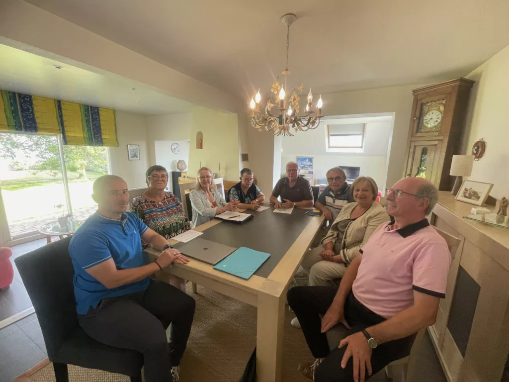 Photos des memebres de l'association pendant l'AG constitutive